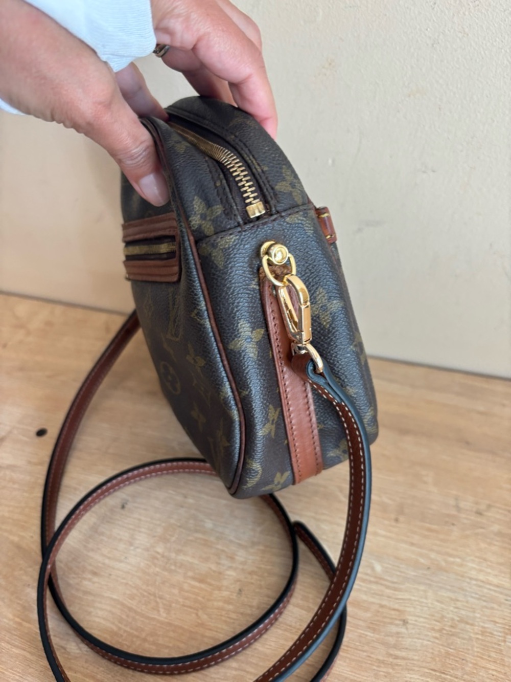 Authentic Louis Vuitton crossbody bag monogram - Picture 11 of 14